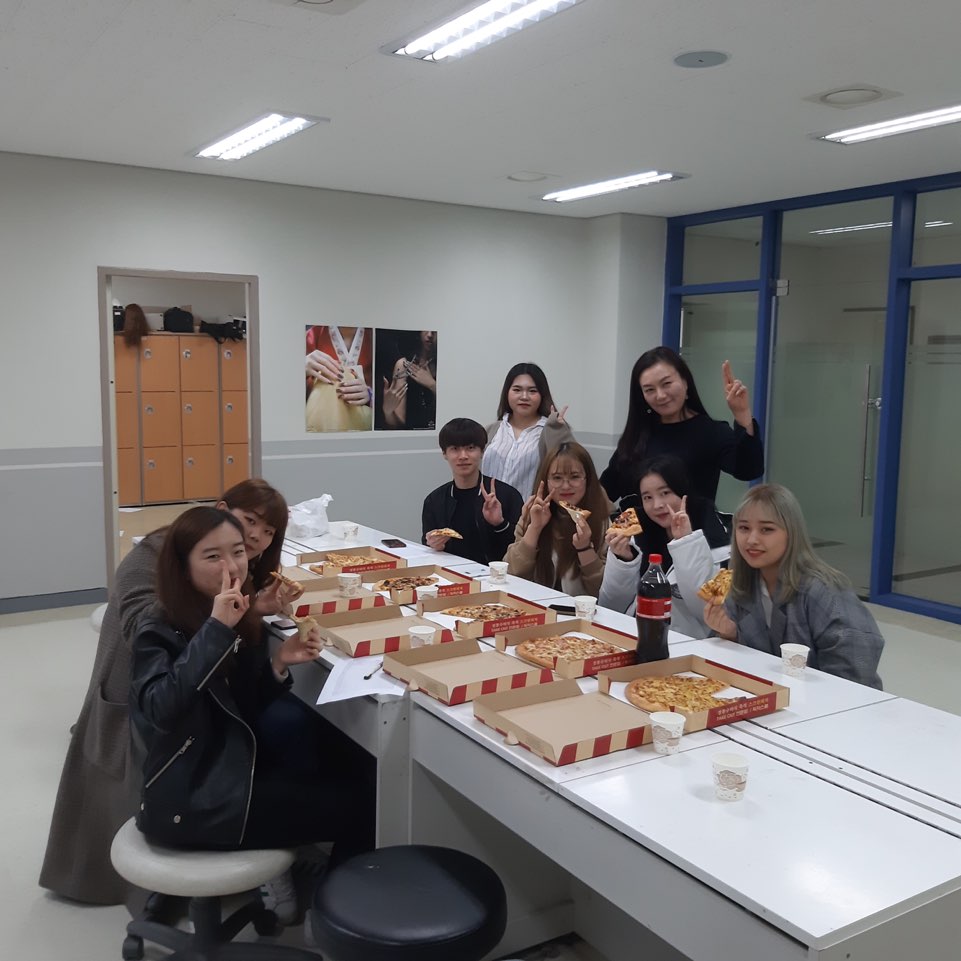 2019학년도 1학기 뷰티케어학과  총동아리(헤어,피부,메이크업,네일,청춘,가온) 피자 파티~~ *^^*