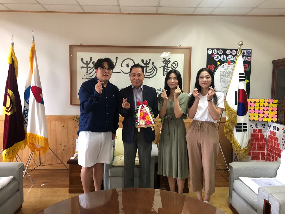 총학생회 학생들과 함께 _ 조선일보 최고 경영 대상 수상 축하